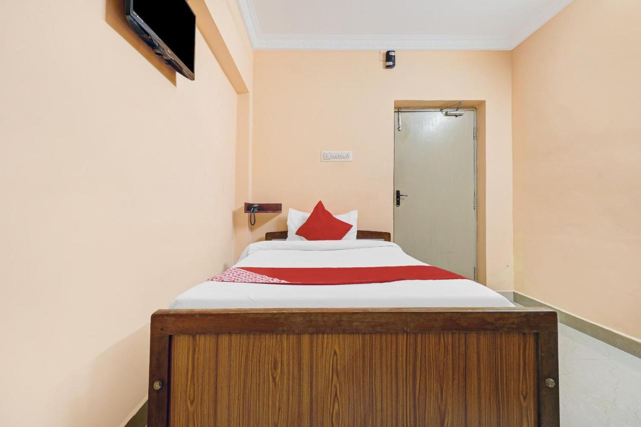 Oyo 81409 Hotel Sivajothi Тутикорин Экстерьер фото