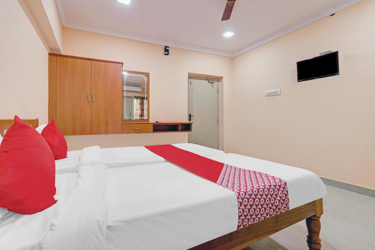 Oyo 81409 Hotel Sivajothi Тутикорин Экстерьер фото