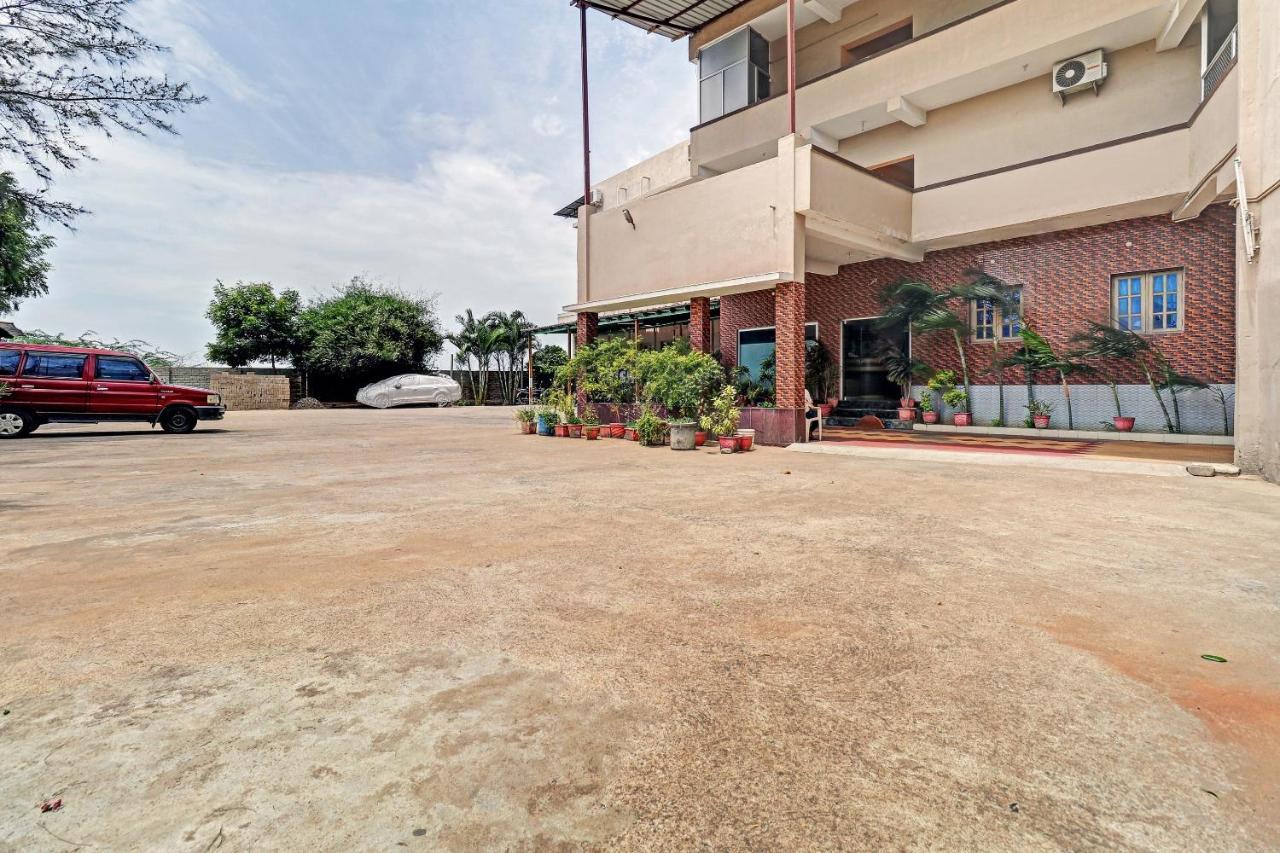 Oyo 81409 Hotel Sivajothi Тутикорин Экстерьер фото